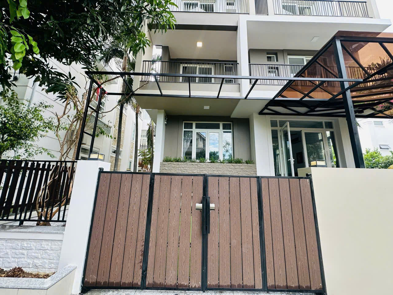 Bán Biệt Thự Biển An Viên Nha Trang – Mặt Tiền 12m, Dòng Tiền 45 Triệu/Tháng